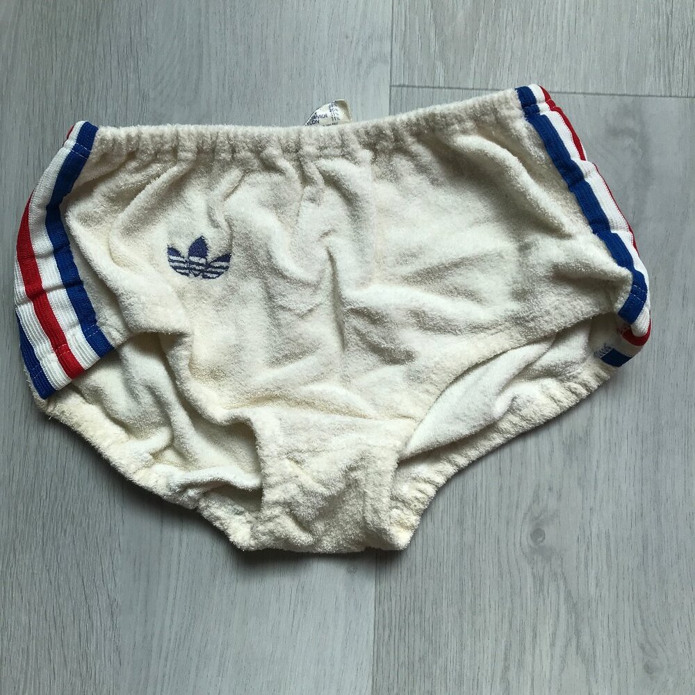 VTG ADIDAS WOMENS GYMNASTIC BRIEF RUNNER FRENCH TERRY IVORY WOMENS SMALL